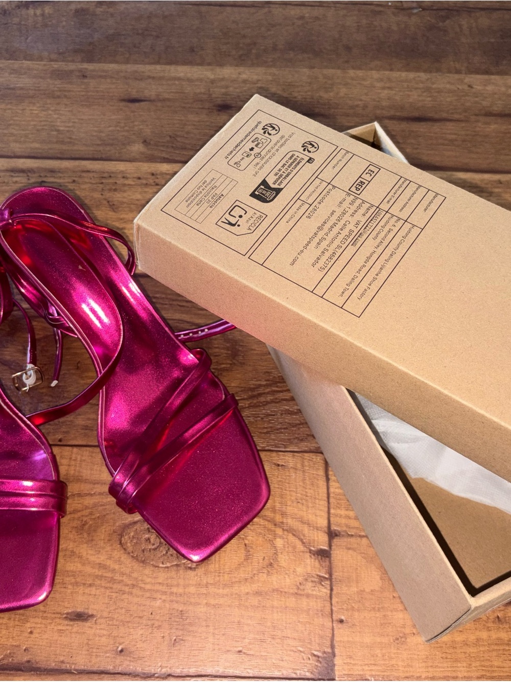 New in box hot pink metallic straps square toe heel women’s size 8.5